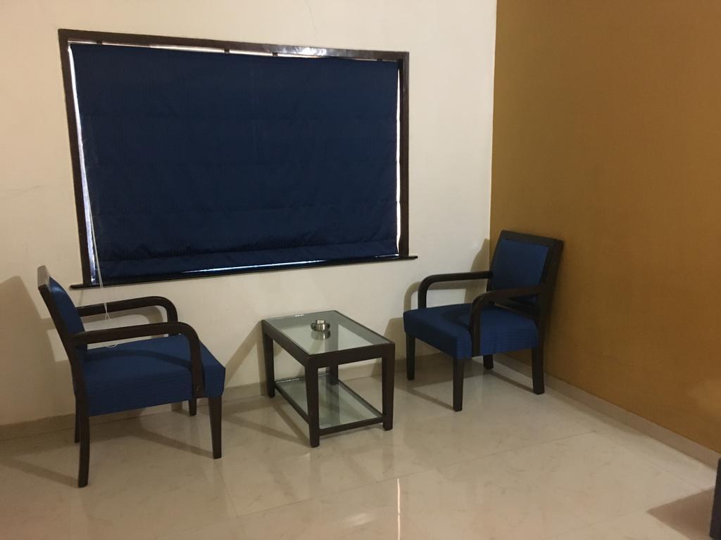 Sukh Hotel Мумбаи Экстерьер фото
