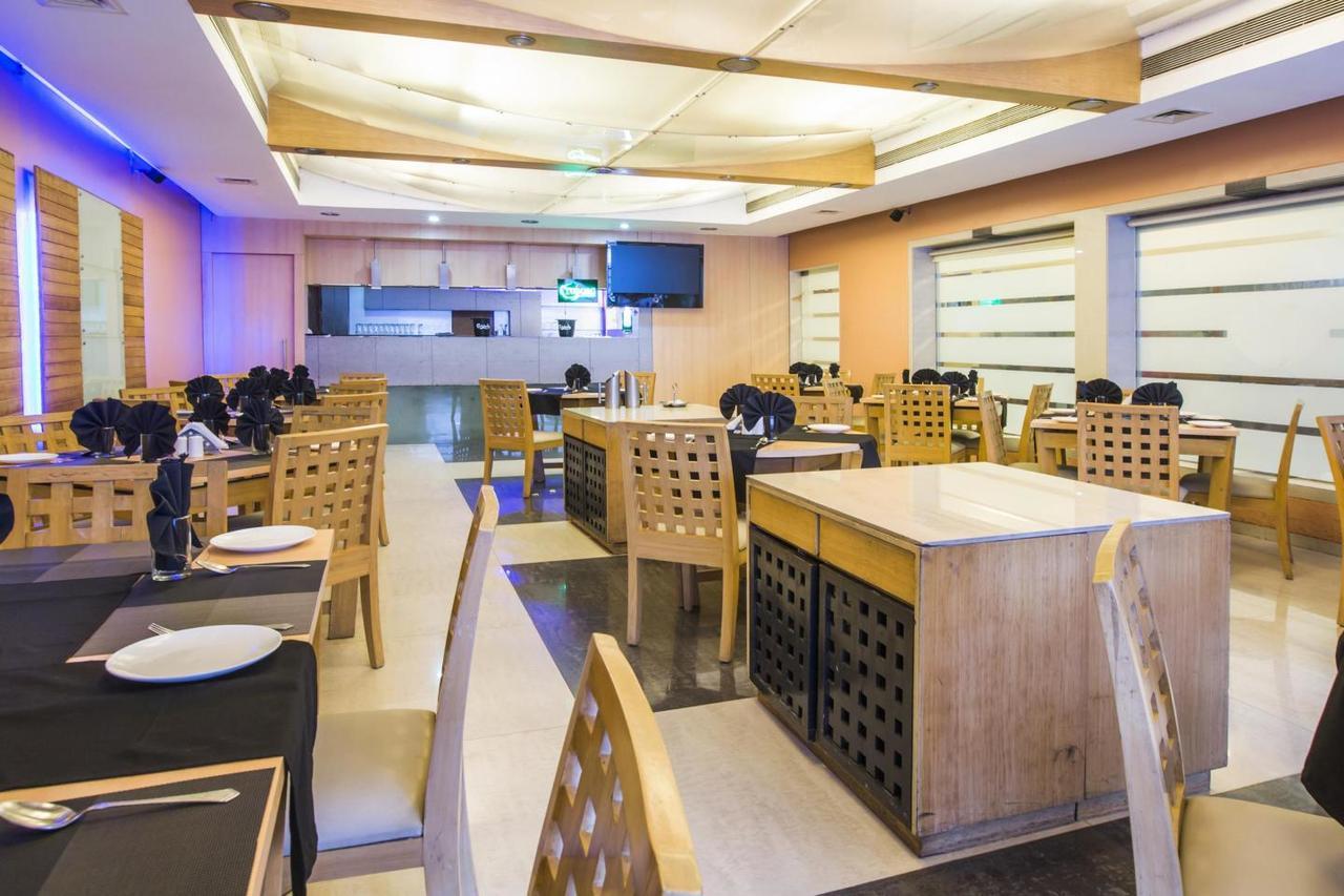Sukh Hotel Мумбаи Экстерьер фото