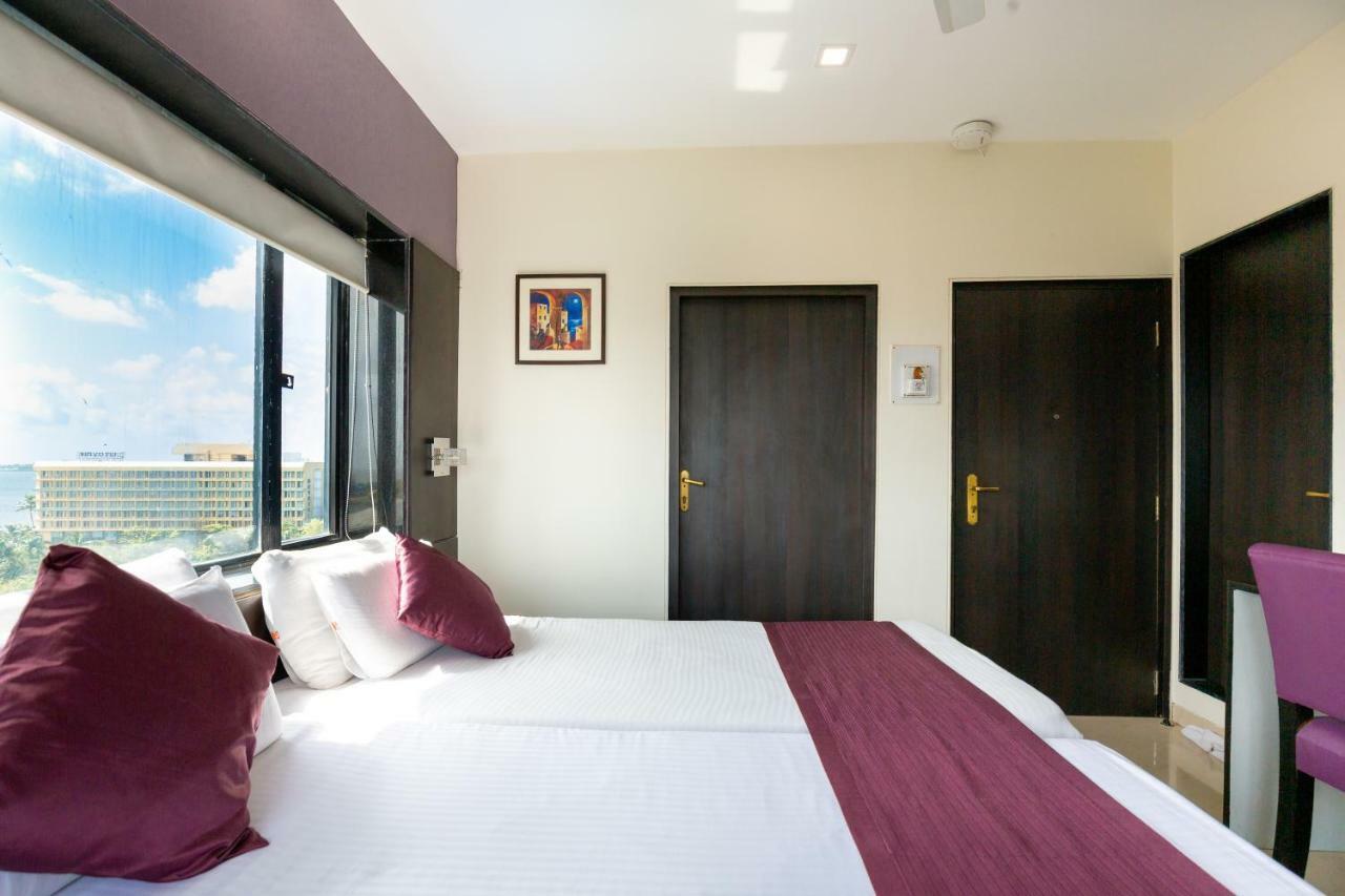 Sukh Hotel Мумбаи Экстерьер фото