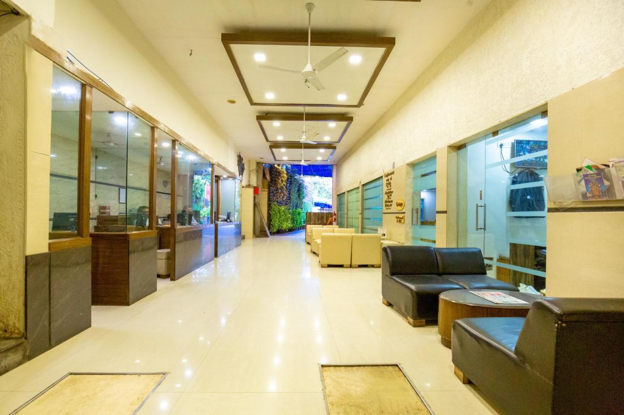 Sukh Hotel Мумбаи Экстерьер фото
