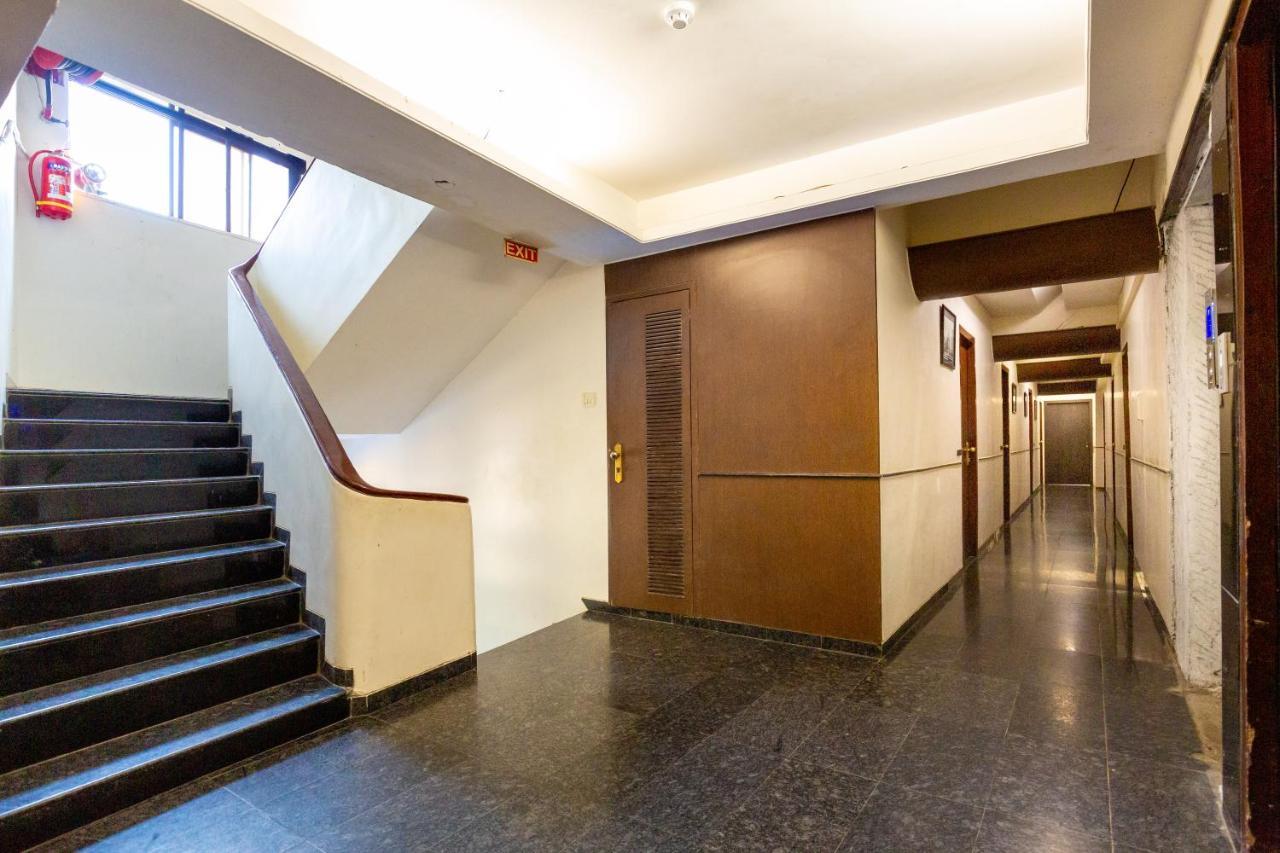 Sukh Hotel Мумбаи Экстерьер фото