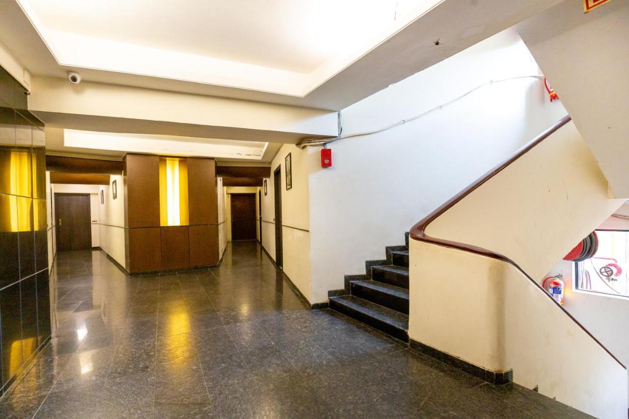 Sukh Hotel Мумбаи Экстерьер фото